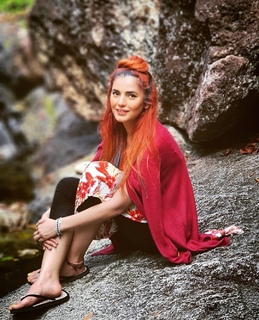 Momina Mustehsan feet photo 7