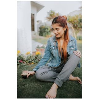 Momina Mustehsan feet photo 14