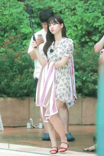 Momo Hirai feet photo thumbnail