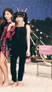 Momo Hirai feet photo thumbnail