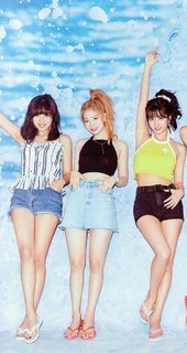 Momo Hirai feet photo thumbnail