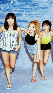 Momo Hirai feet photo thumbnail