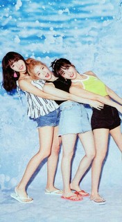 Momo Hirai feet photo thumbnail