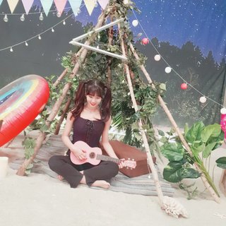 Momo Hirai feet photo thumbnail