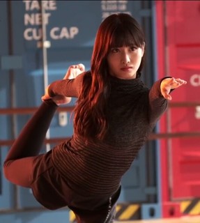 Momo Hirai feet photo thumbnail