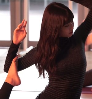 Momo Hirai feet photo thumbnail