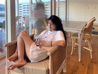 Momo Hirai feet photo thumbnail