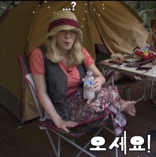 Momo Hirai feet photo thumbnail