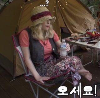 Momo Hirai feet photo thumbnail