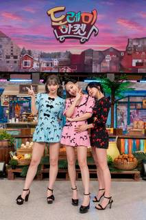 Momo Hirai feet photo thumbnail