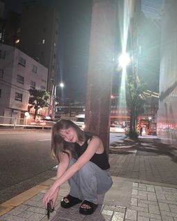Momo Hirai feet photo thumbnail