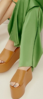 Momo Hirai feet photo thumbnail