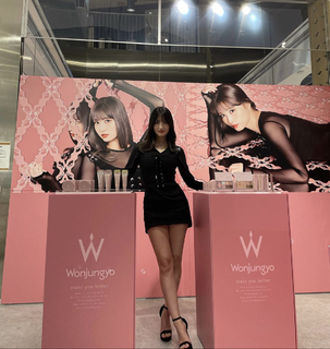 Momo Hirai feet photo thumbnail