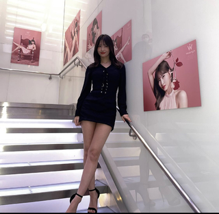 Momo Hirai feet photo thumbnail