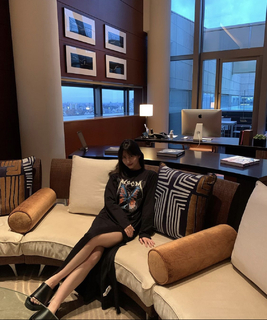 Momo Hirai feet photo thumbnail