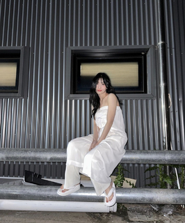 Momo Hirai feet photo thumbnail