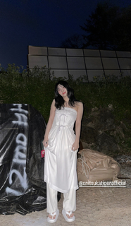 Momo Hirai feet photo thumbnail