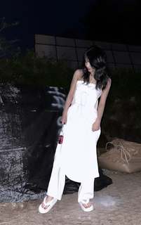 Momo Hirai feet photo thumbnail