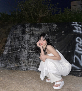 Momo Hirai feet photo thumbnail
