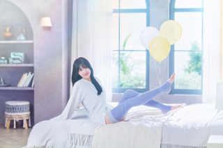 Momo Hirai feet photo thumbnail