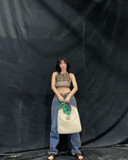 Momo Hirai feet photo thumbnail