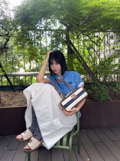 Momo Hirai feet photo thumbnail