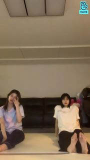 Momo Hirai feet photo 14
