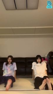 Momo Hirai feet photo 13