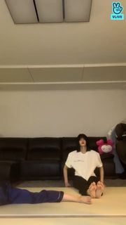 Momo Hirai feet photo 11