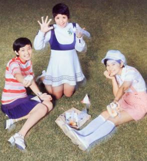 Momoe Yamaguchi feet photo 2