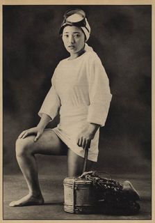 Momoe Yamaguchi feet photo 5