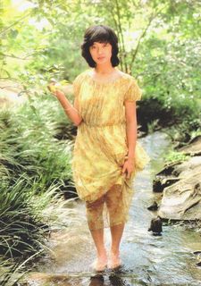 Momoe Yamaguchi feet photo 13