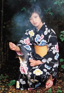 Momoe Yamaguchi feet photo 4