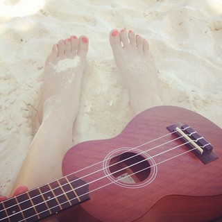 Mon Laferte feet photo thumbnail