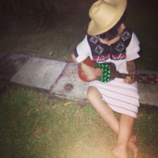 Mon Laferte feet photo thumbnail