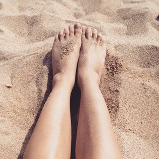 Mon Laferte feet photo thumbnail