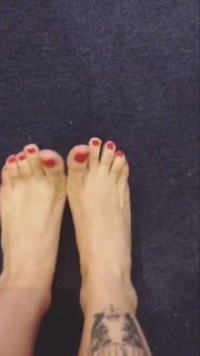 Mon Laferte feet photo thumbnail