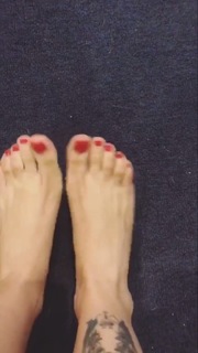 Mon Laferte feet photo thumbnail