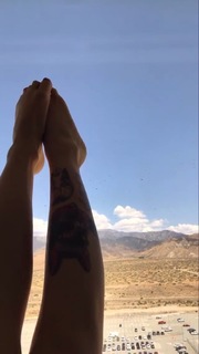 Mon Laferte feet photo thumbnail