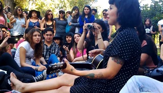 Mon Laferte feet photo thumbnail