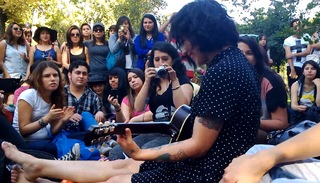 Mon Laferte feet photo thumbnail