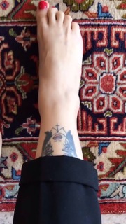 Mon Laferte feet photo thumbnail