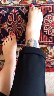 Mon Laferte feet photo thumbnail