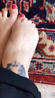 Mon Laferte feet photo thumbnail