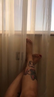 Mon Laferte feet photo thumbnail
