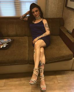 Mon Laferte feet photo thumbnail