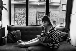 Mon Laferte feet photo thumbnail