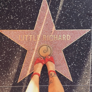 Mon Laferte feet photo thumbnail