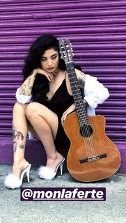 Mon Laferte feet photo thumbnail