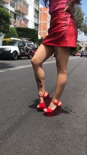 Mon Laferte feet photo thumbnail